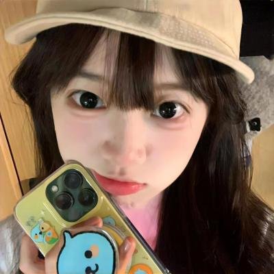 新生代小生机场牵手女助理，本人沉默不回应，连日来引热议